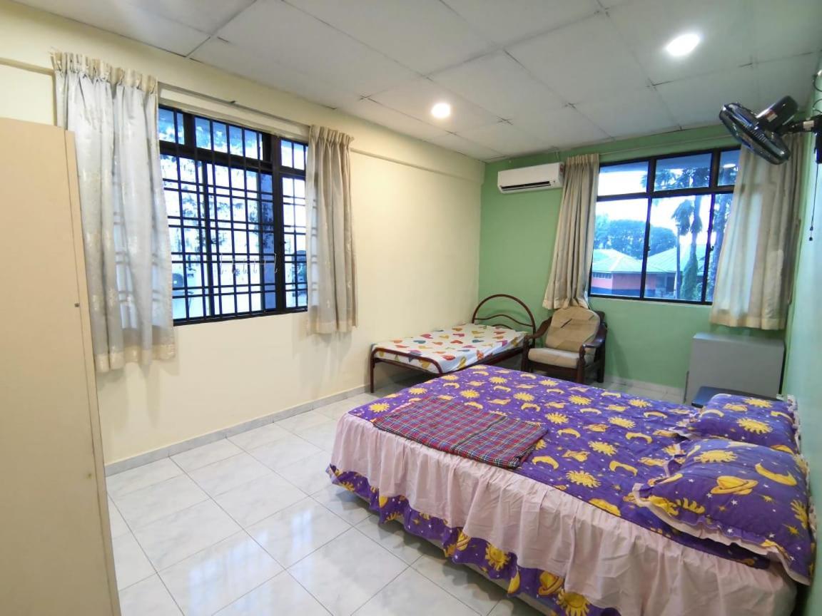 Cosy Homestay Ulu Tiram Exterior photo