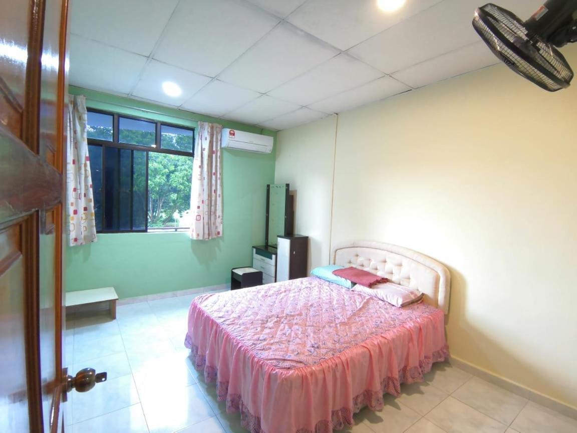 Cosy Homestay Ulu Tiram Exterior photo