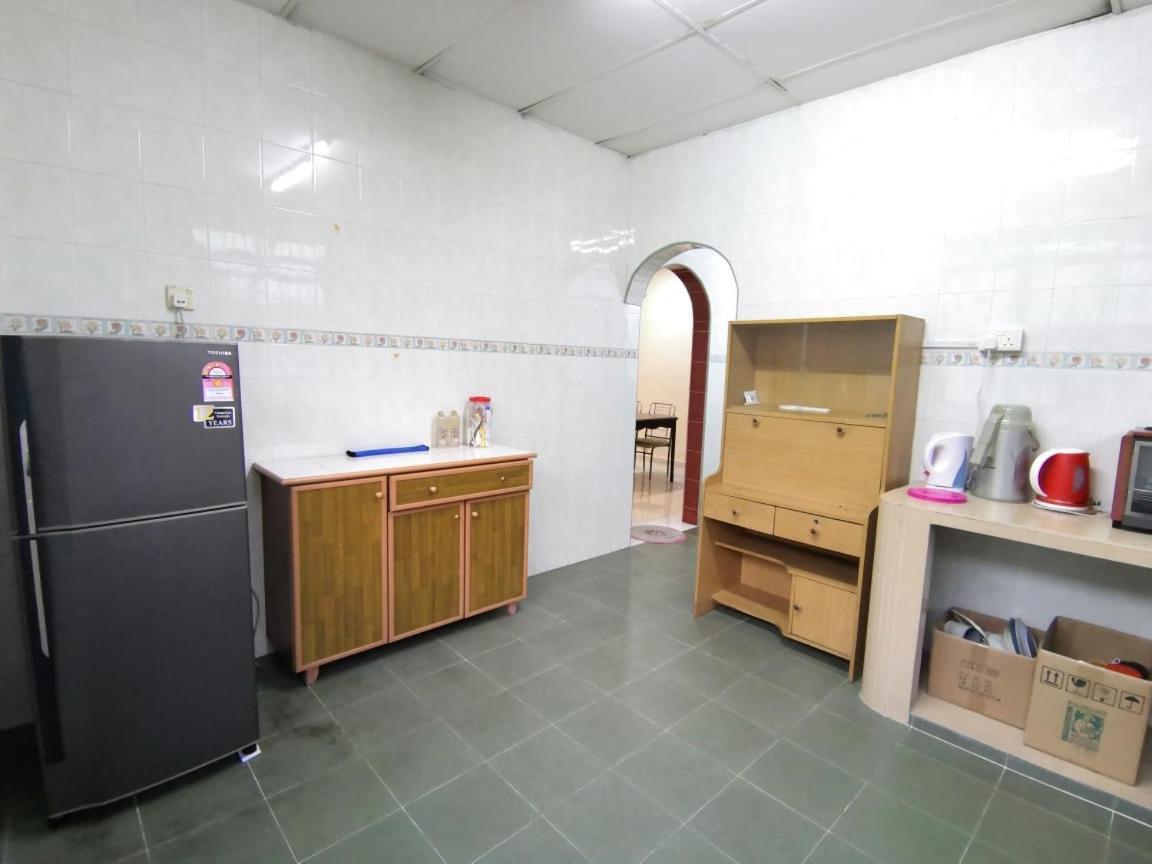 Cosy Homestay Ulu Tiram Exterior photo
