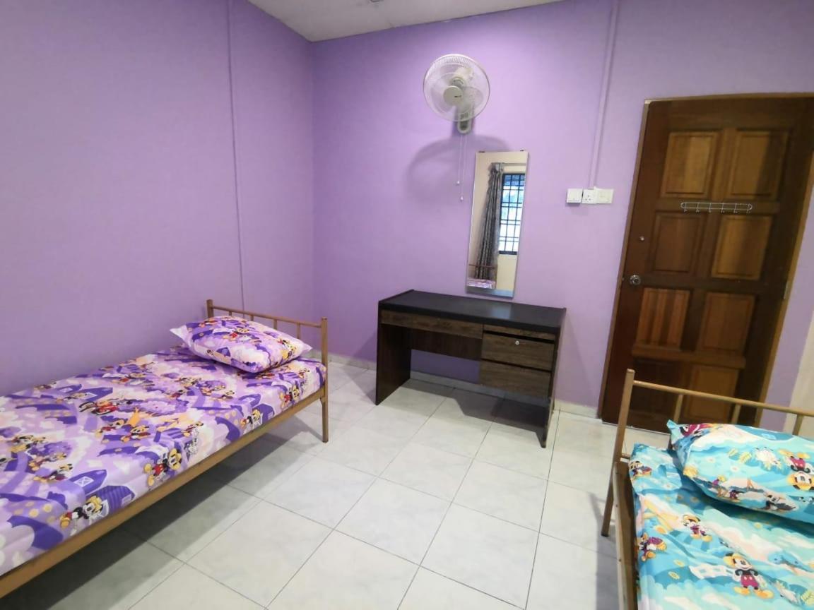Cosy Homestay Ulu Tiram Exterior photo