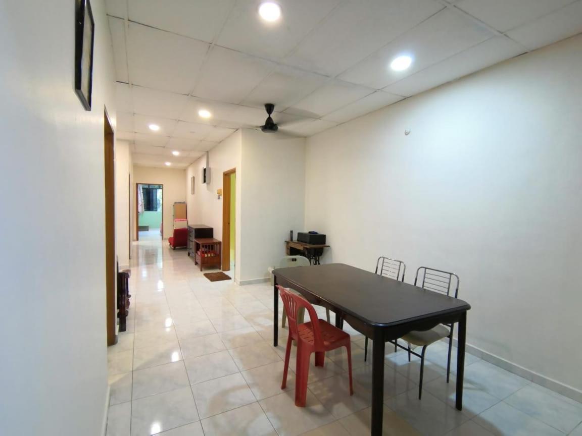 Cosy Homestay Ulu Tiram Exterior photo
